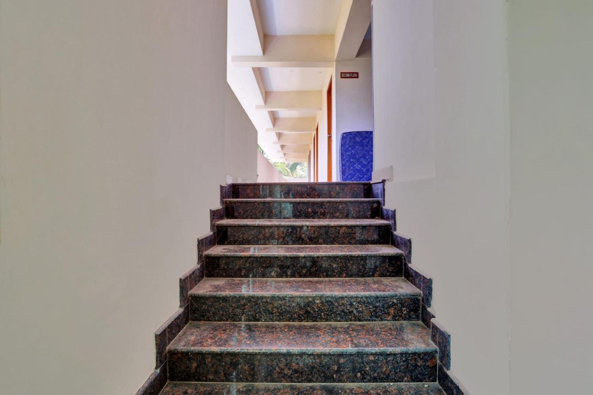 Hotel O Family Castle Inn Collection O Thiruvananthapuram Buitenkant foto