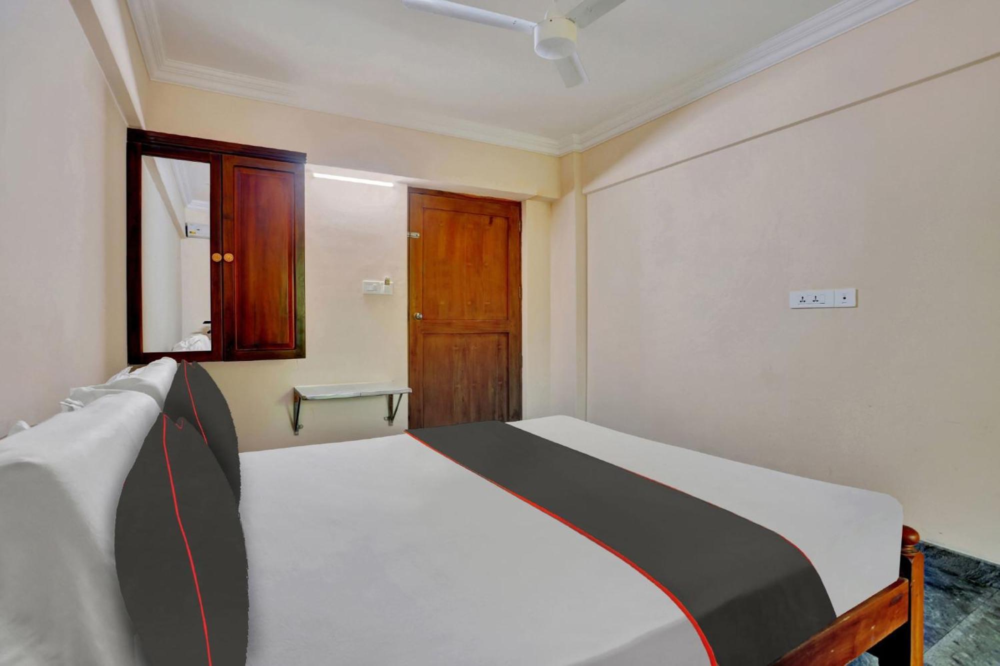 Hotel O Family Castle Inn Collection O Thiruvananthapuram Buitenkant foto